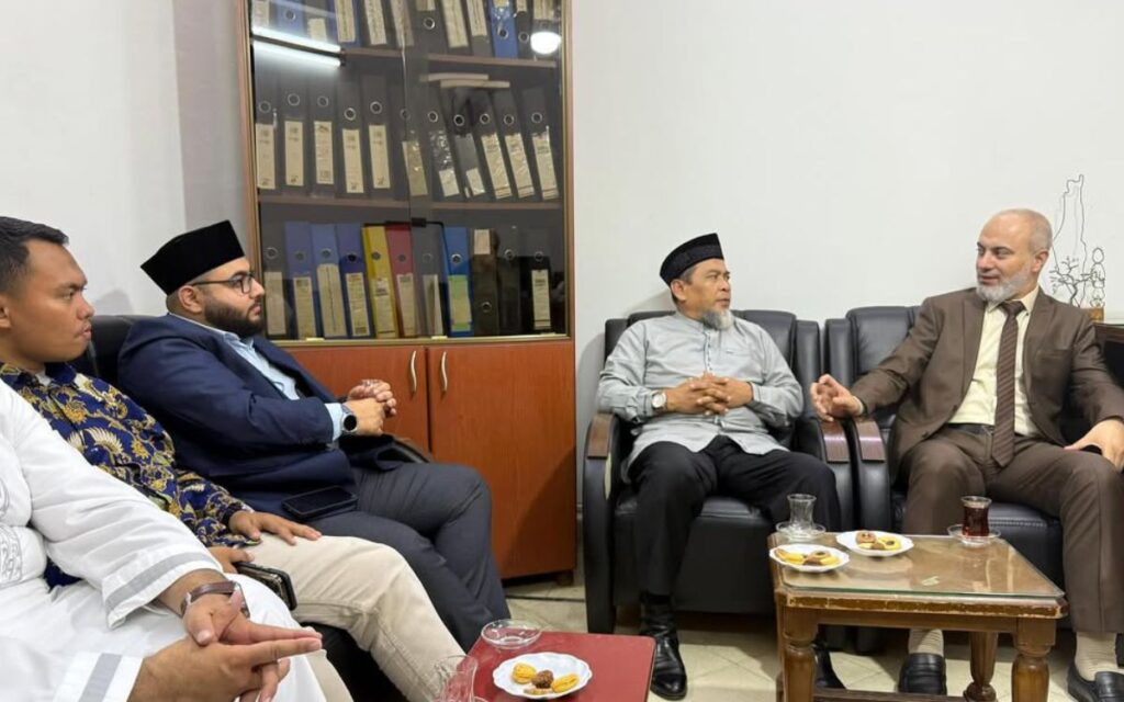 Kunjungi Badan Pengungsi Palestina di Suriah